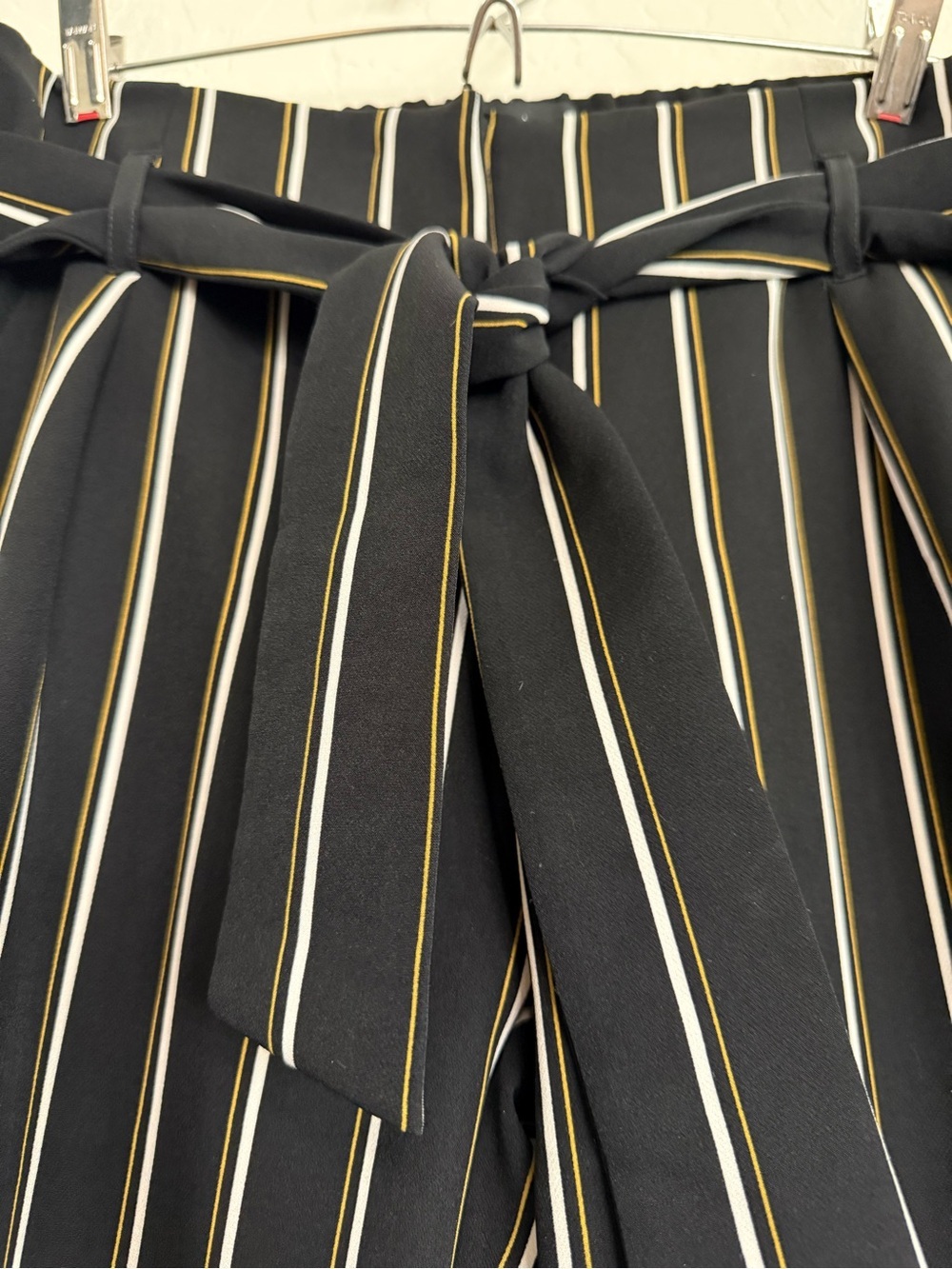 4/$20 BODY BY US Belted Striped Black Tie-Waist Women’s Pants - Large - Picture 4 of 5